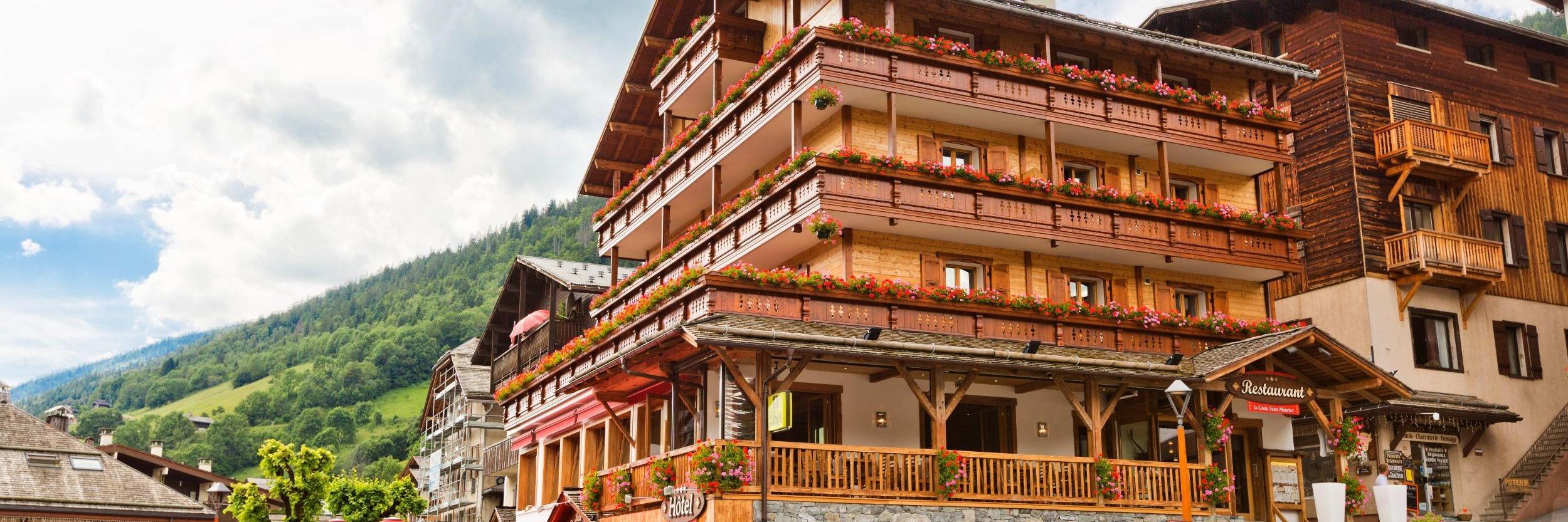 Hotel Logis La Croix-Saint-Maurice Le Grand-Bornand Exterior foto