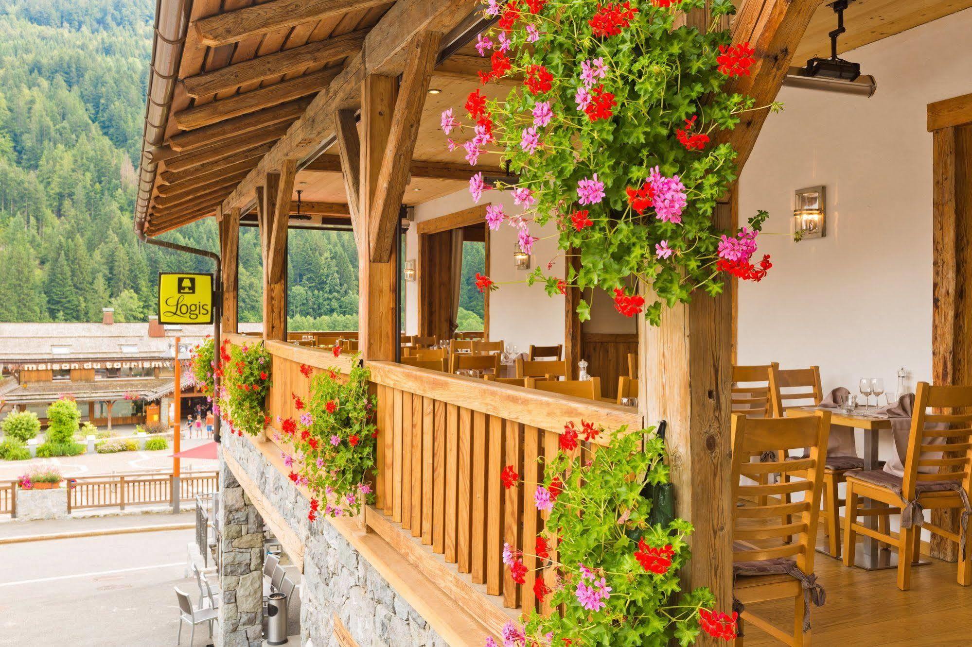 Hotel Logis La Croix-Saint-Maurice Le Grand-Bornand Exterior foto